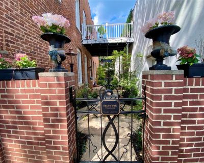 1 Bedroom 3BA Apartment For Rent in Madison, GA