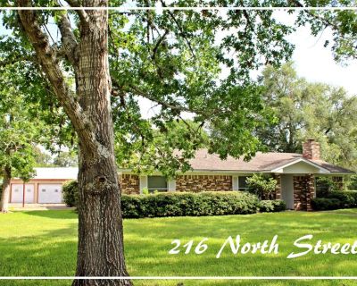 3 Bedroom 2BA 1522 ft Single Family House For Sale in Columbus, TX