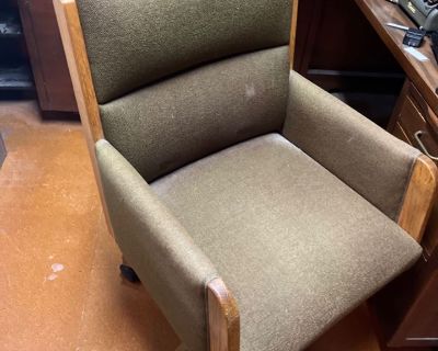 BT 317: Office Chair