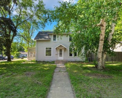 3 Bedroom 2BA 1315 ft Single Family House For Sale in Willmar, MN