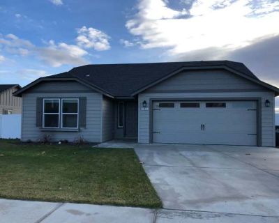 3 Bedroom 2BA 1408 ft Apartment For Rent in Moses Lake, WA