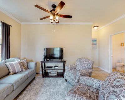 3 Bedroom 2BA Condo Vacation Rental in Mar Oz Condominiums #B3, South Padre Island, TX