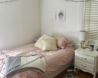 $900 per month room to rent in South Salem