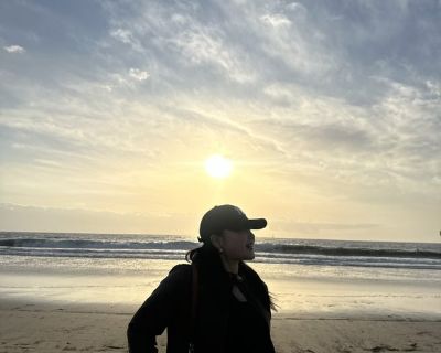 Female Seeking Room in Los Angeles