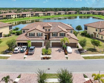 3 Bedroom 2BA 2187 ft Condo For Sale in VENICE, FL