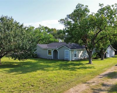 19506 Old Galveston Road. LARGE yard space of one acre by Clear Creek and Clear Lake. COMPLETELY REMODELED home with new flooring, carpet, kitchen and kitchen equipment, new water heater, plumbing, paint inside and outside, doors, fans, new attic ventilation and ducts, new electrical work, foundation, remodeled garage, the whole nine yards! 3 bedrooms and 2 completely renovated full bathrooms g...