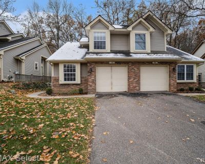 2 Bedroom 2BA 968 ft Condo For Sale in Fenton, MI