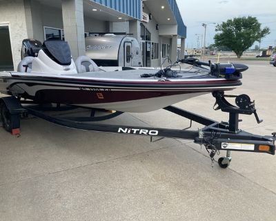 2018 Tracker Nitro Z17 SC Bass Boat