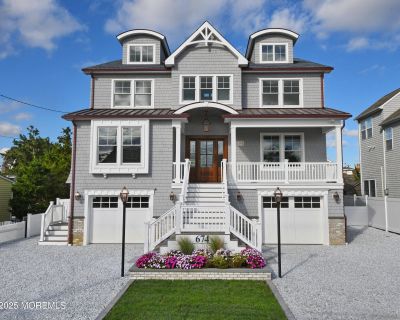 5 Bedroom 5BA Single Family Home For Sale in Bay Head, NJ