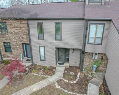 3 Bedroom 1BA 1220 ft Townhouse For Sale in Villa Hills, KY