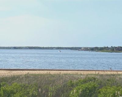 1 Bedroom 1BA 565 ft Condo For Rent in Westhampton Beach, NY