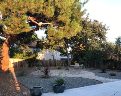 1BR available April 7th. FURNISHED 3bedroom/2bath 1300sf house in safe, quiet, great neighborhood for rent to a quiet professional or mature student/teacher.
Large backyard with sunning area, patio set, BBQ, leather sectional sofa, high speed internet/wireless is immediately available. Washer/Dryer. House common areas (livingroom, dining room, kitchen) are furnished. 

Sorry No pets, No couples...