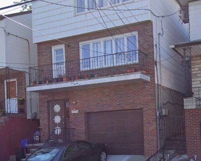 622 Liberty Ave #2. Location \n Location \n Location !!\n Close to Shopping, Bus, Park & School. 3 Bedroom. 2 Bathroom