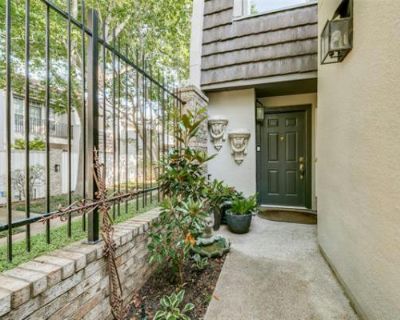 2 Bedroom 3BA 1827 ft Townhouse For Sale in Dallas, TX