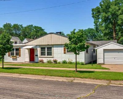 2 Bedroom 1BA 1035 ft Single Family Home For Sale in LA CROSSE, WI