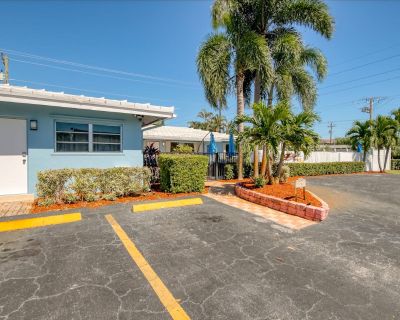 Avg / night: $1,201. Spacious & sunlit dog-friendly villa with pool, patio, generous yard, AC & W/D | Located in Fort Lauderdale, FL | 5.0 Stars | 6 Bed, 5.5 Bath | Pet-friendly. Dog-friendly. Max 14 guests. This sun-soaked, single-level Ft. Lauderdale escape is the perfect getaway for those seeking to experience thrilling attractions and magnificent white-sand beaches. Ideally situated for fun...