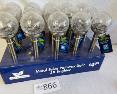 866 Solar Metal Stake Lights - NWT