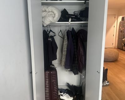 Total rooms: 4. Deposit: $1,450.00 * Utilities included?: No. References are not required. Females preferred. Smoking is allowed. Not for couples. Age preference: 23 - 35. Furnishings: Furnished * Parking: Yes * Garage: Yes * Yard/patio: No * Balcony/roof terrace: No * Disabled access: No * Living room: shared * Broadband included: No. Availability Available Now Minimum term 1 month Maximum ter...