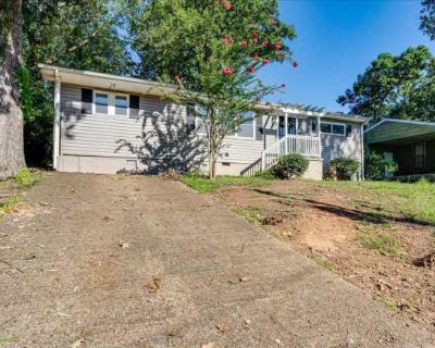 4 Bedroom 1BA 1274 ft Pet-Friendly Apartment For Rent in Chattanooga, TN