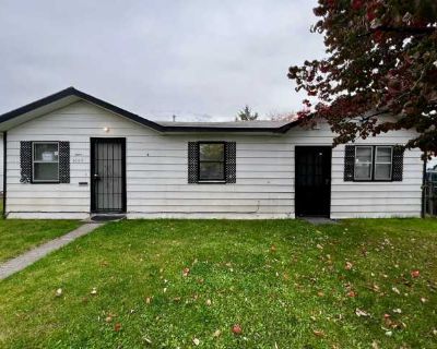 3 Bedroom 1BA 996 ft Apartment For Rent in Yakima, WA