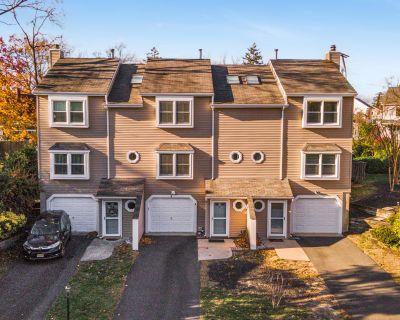 3 Bedroom 2BA Condo For Sale in Toms River, NJ