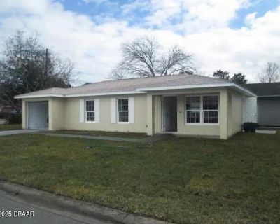 3 Bedroom 2BA 1170 ft Apartment For Rent in Ormond Beach, FL