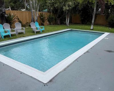 3 Bedroom 2BA 1134 ft House For Rent in West Palm Beach, FL