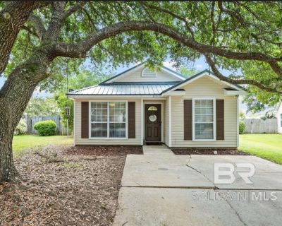 3 Bedroom 2BA 1172 ft Single Family House For Sale in Fairhope, AL