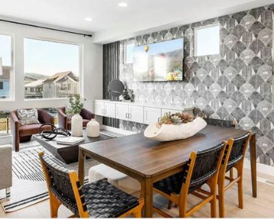 4 Bedroom 3BA 1772 ft Townhouse For Sale in PARK CITY, UT