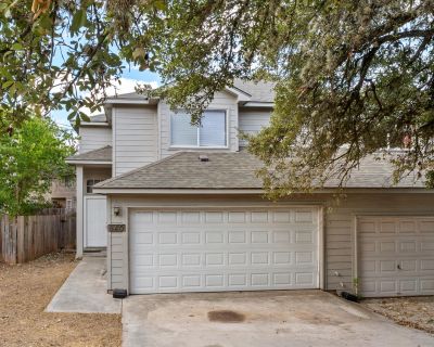 840 Sagewood TRL. Now Leasing 840 Sagewood Trail, San Marcos, TX 3 Bed | 3.5 Bath | Near Texas State | Washer/Dryer & Garage Included! Live in style and comfort just minutes from Texas State! This spacious 3-bedroom, 3.5-bath duplex is the ultimate roommate-friendly floor plan; each bedroom comes with its own private bathroom, offering everyone the perfect mix of privacy and convenience. Enjoy ...