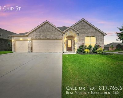 4 Bedroom 3BA 2368 ft Pet-Friendly Single-family home For Rent in Little Elm, TX