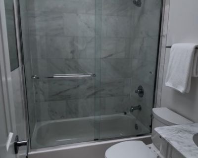 Furnished Room for Rent - Bright and Charming to share