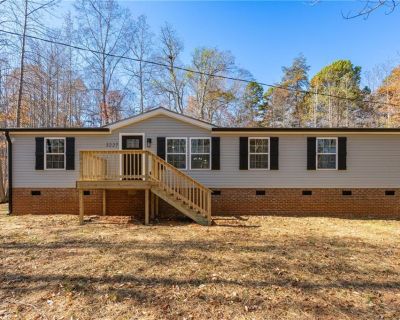 3 Bedroom 2BA 1512 ft Single Family House For Sale in Mebane, NC