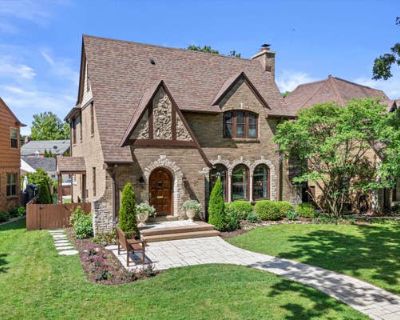 4 Bedroom 3BA 2883 ft Single Family Home For Sale in WHITEFISH BAY, WI