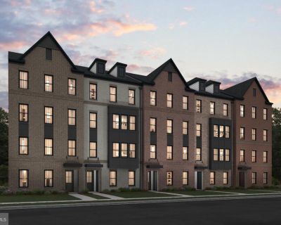 3 Bedroom 2BA 1619 ft Condo For Sale in Chantilly, VA