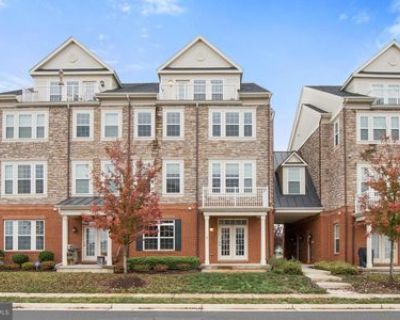 3 Bedroom 3BA 2214 ft Townhouse For Rent in Ashburn, VA