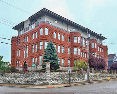1 Bedroom 2BA 1118 ft Condominium For Sale in CINCINNATI, OH