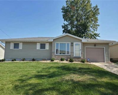 3 Bedroom 2BA 990 ft Single Family Home For Sale in DECATUR, IL