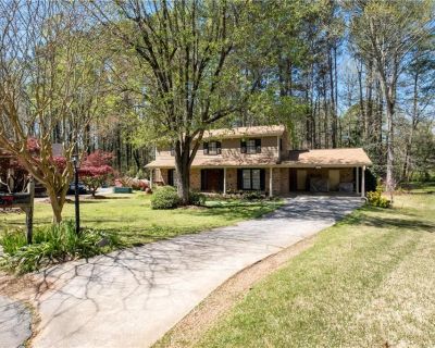 4 Bedroom 2BA 2287 ft Single Family House For Sale in Decatur, GA