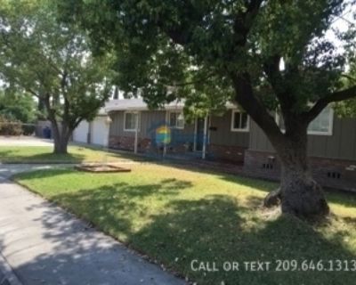 3 Bedroom 2BA 1398 ft Single-family home For Rent in Ceres, CA