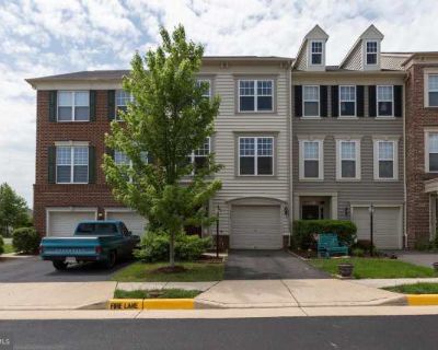 3 Bedroom 4BA 2220 ft Townhouse For Rent in Broadlands, VA