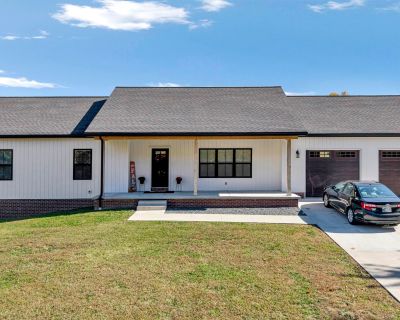 4 Bedroom 3BA 2800 ft Single Family House For Sale in Owensville, IN