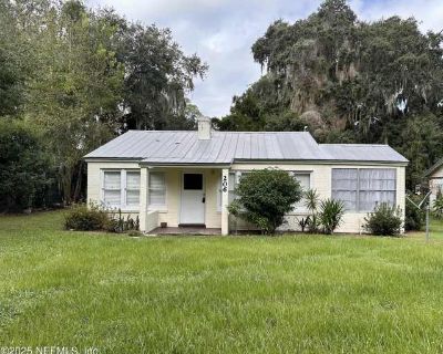 2 Bedroom 1BA 957 ft Apartment For Rent in Crescent City, FL
