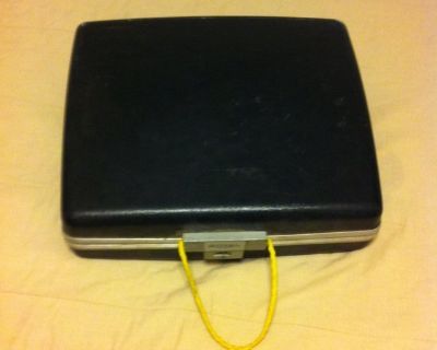 Vintage Royal 890 typewriter