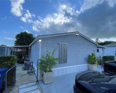 3 Bedroom 2BA 1170 ft Apartment For Rent in Miami, FL