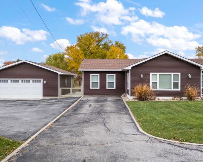 3 Bedroom 2BA 1807 ft Single Family House For Sale in Lowell, IN