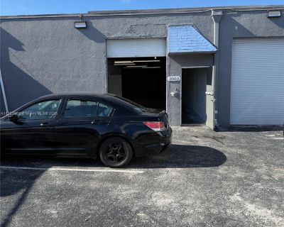 Commercial Property For Rent in Hollywood, FL