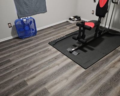 Total rooms: 3. Deposit: $175.00 * Utilities included?: Yes * Fees apply?: No. References are not required. No preference. Non-smoking. Not for couples. Age preference: 18 - 55. Furnishings: Unfurnished * Parking: Yes * Garage: No * Yard/patio: Yes * Balcony/roof terrace: No * Disabled access: No * Living room: shared * Broadband included: Yes. Availability Available Now Minimum term None Maxim...