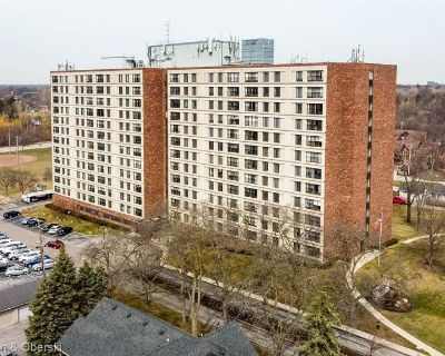 1 Bedroom 1BA 693 ft Condo For Sale in Dearborn, MI