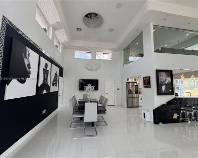 4 Bedroom 3BA 4209 ft House For Rent in Fort Lauderdale, FL